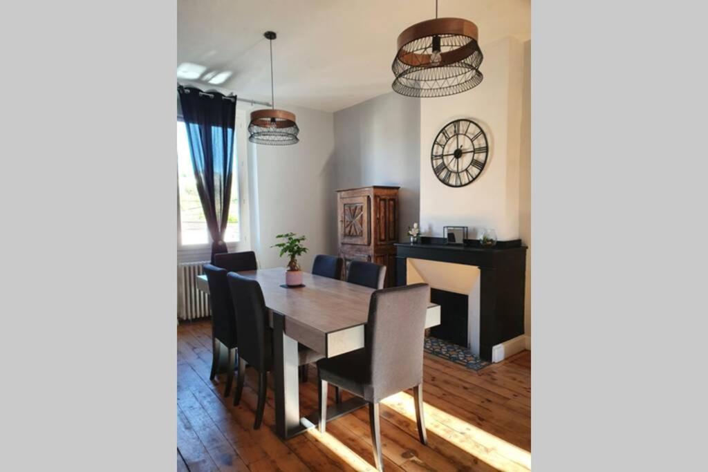 Appartement Spacieux, Wifi ,Cafe A Volonte Blaye-Les-Mines Eksteriør bilde